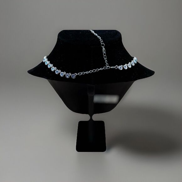 Shades Of Blue Kaleidoscope Size And Color Scaling Necklace - Picture 6 of 6